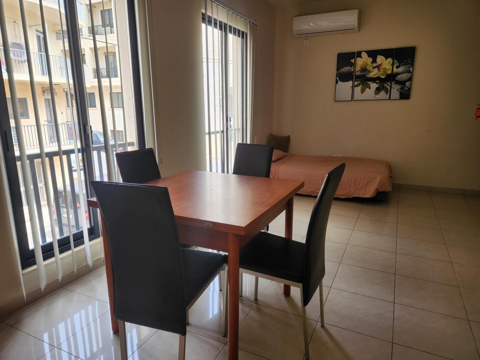 Sea Views Apartment-Wifi-Sleep 5 Marsaskala Bagian luar foto